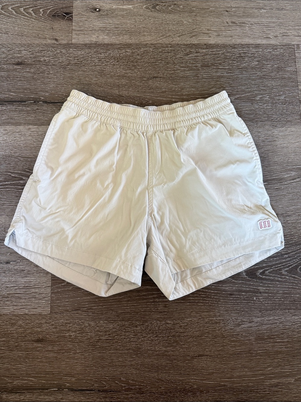 Topo design shorts, size small